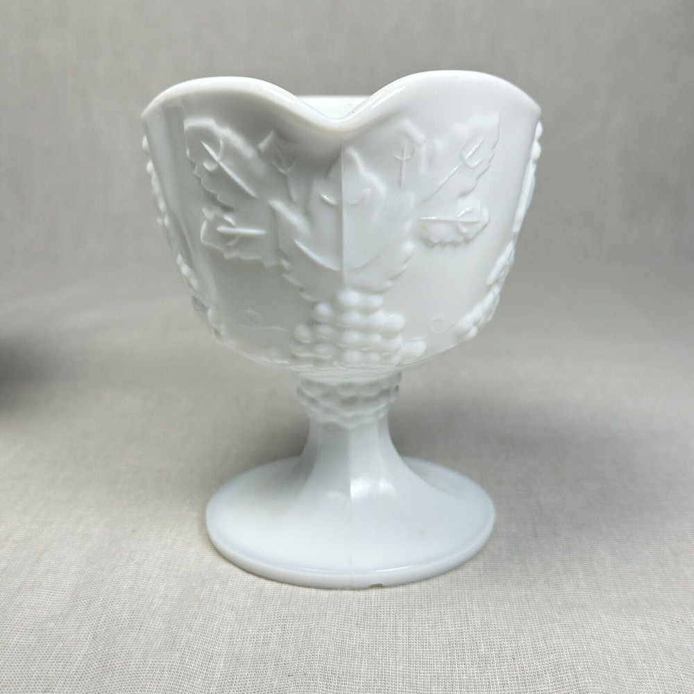 VTG Indiana Milk Glass Colony Harvest Grapes Cream and Sugar Set Mint Condition - Picture 5 of 6